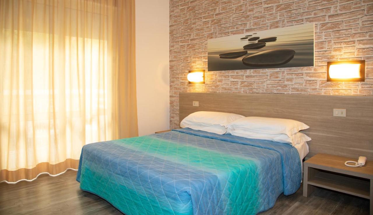 Regina Urban Beach Hotel Lido di Jesolo Exterior photo